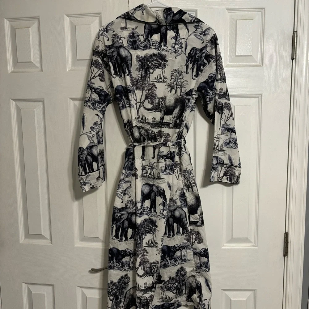 The Cat’s Pajamas Safari Toile Luxe Pima Shawl Robe - Picture 3 of 9
